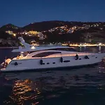 Jumpy Luxury Yacht