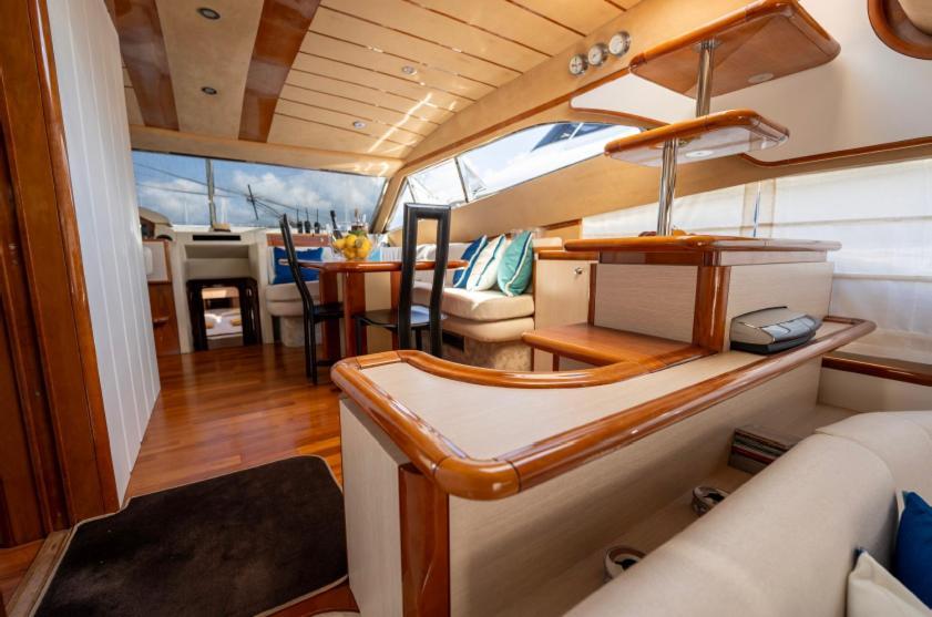 Jumpy Luxury Yacht Naples